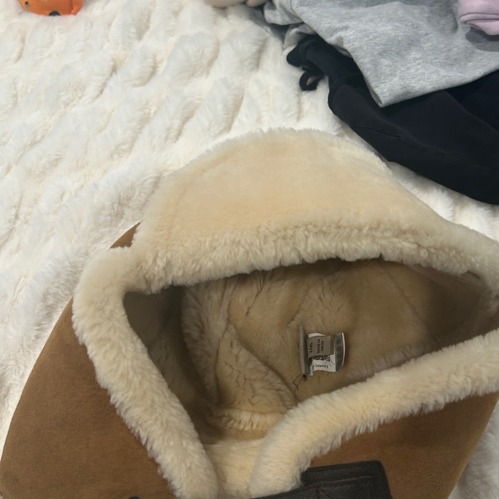 UGG Brown and Cream Shearling Hat Sheepskin - Picture 3 of 6